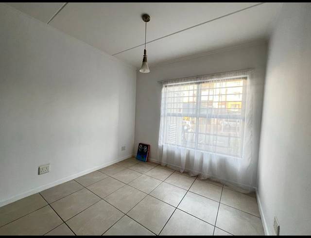 3 BEDROOM PROPERTY TO RENT IN OLIVEDALE